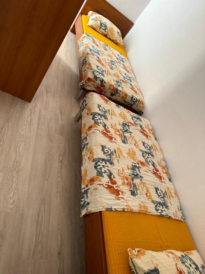 Ljubač App 4 - 6 Persons Direct On The Seaside, 1St Floor 아파트 외부 사진