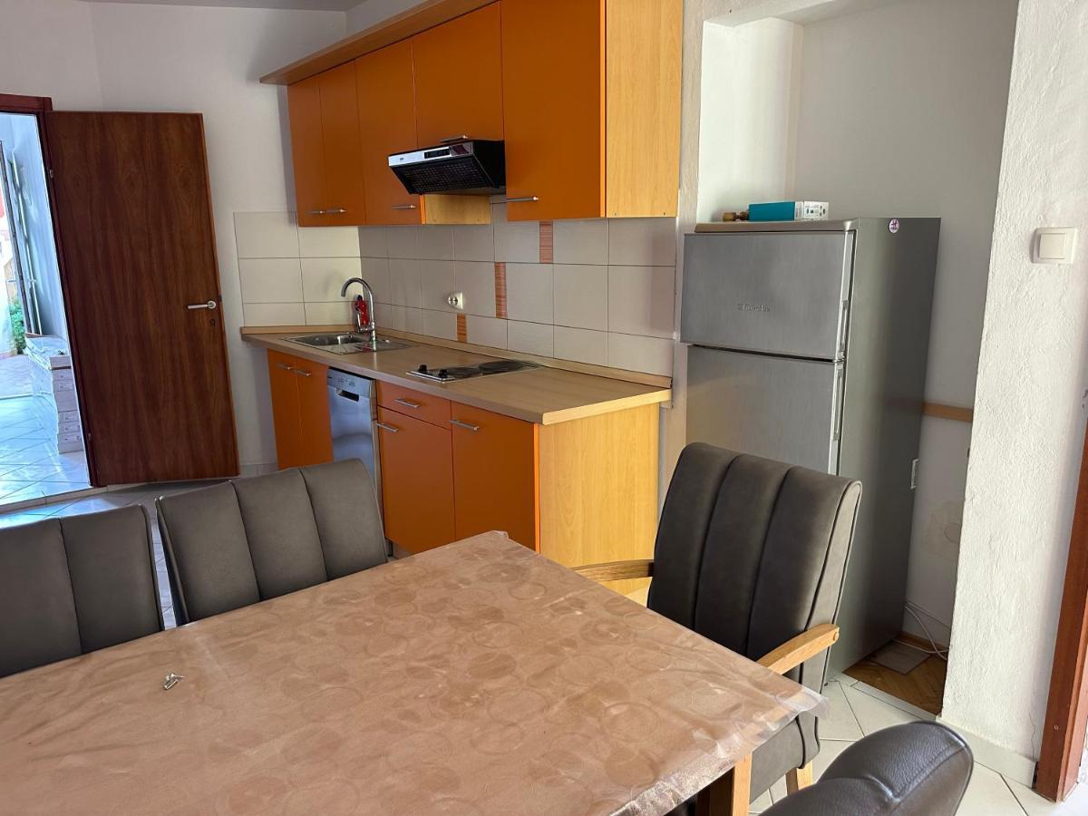 Ljubač App 4 - 6 Persons Direct On The Seaside, 1St Floor 아파트 외부 사진