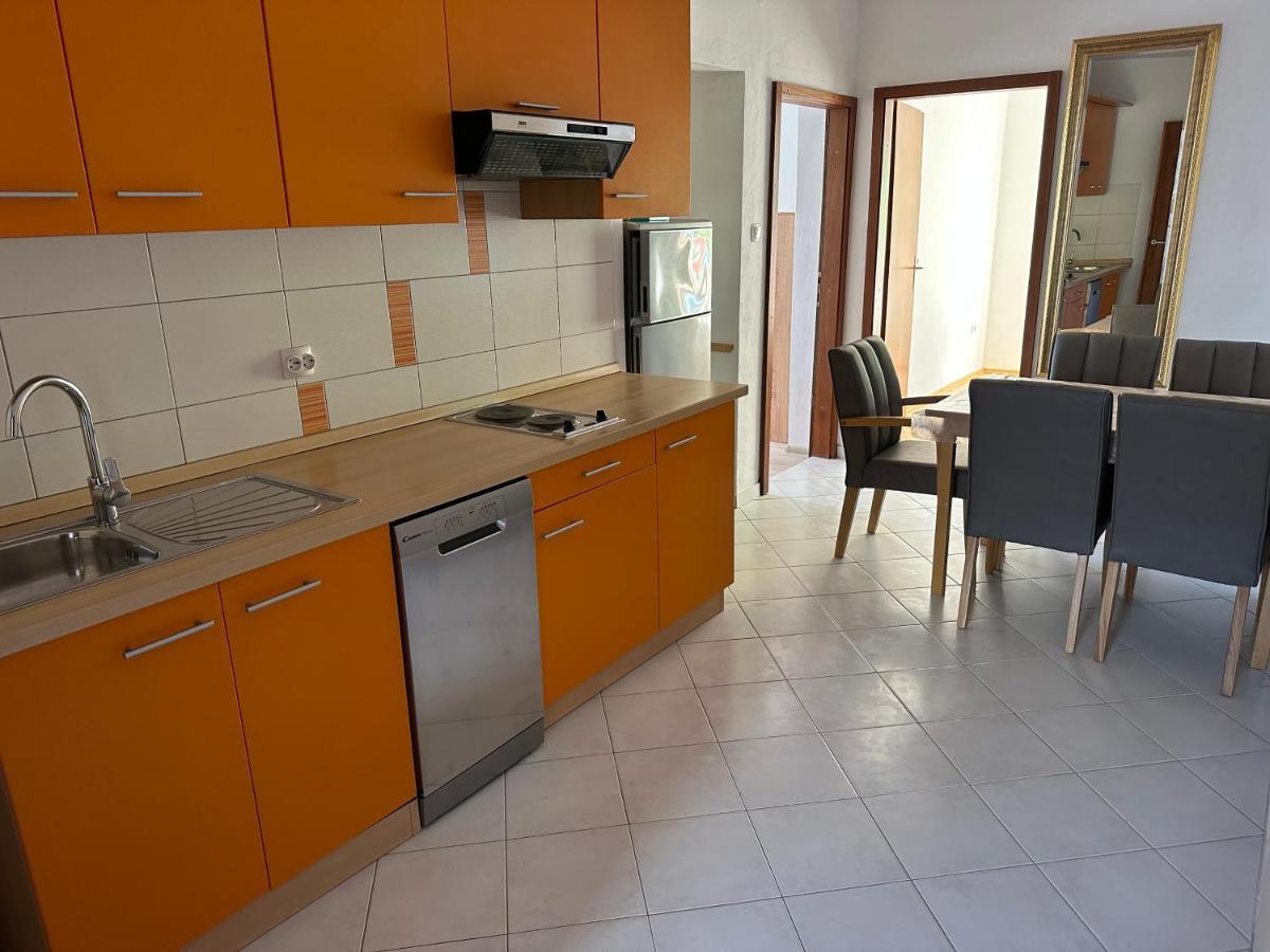 Ljubač App 4 - 6 Persons Direct On The Seaside, 1St Floor 아파트 외부 사진